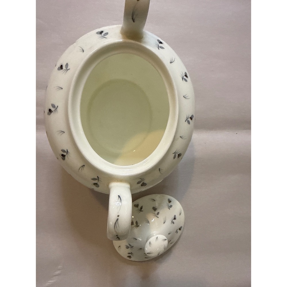 Vintage Wedgwood Bone China Sugar Bowl Creamer Set Made in England Gray Sprigs - Picture 4 of 7